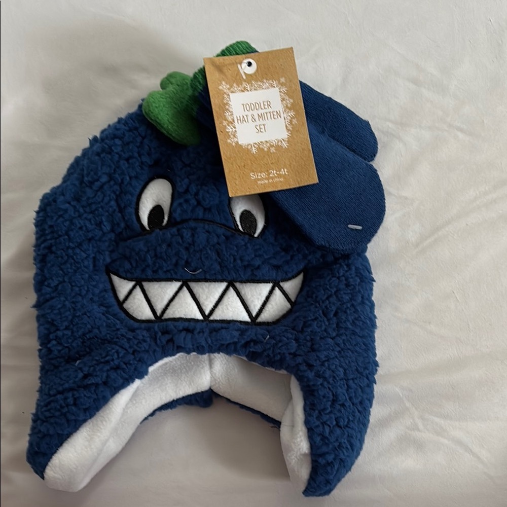 Kohl's Blue and Green Toddler Hat and Mitten Set